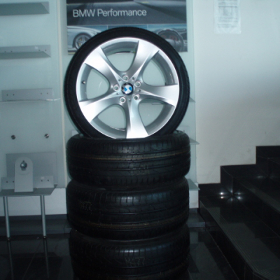 Sada kolies BMW X1 E84 225/40 R19 255/35 R19